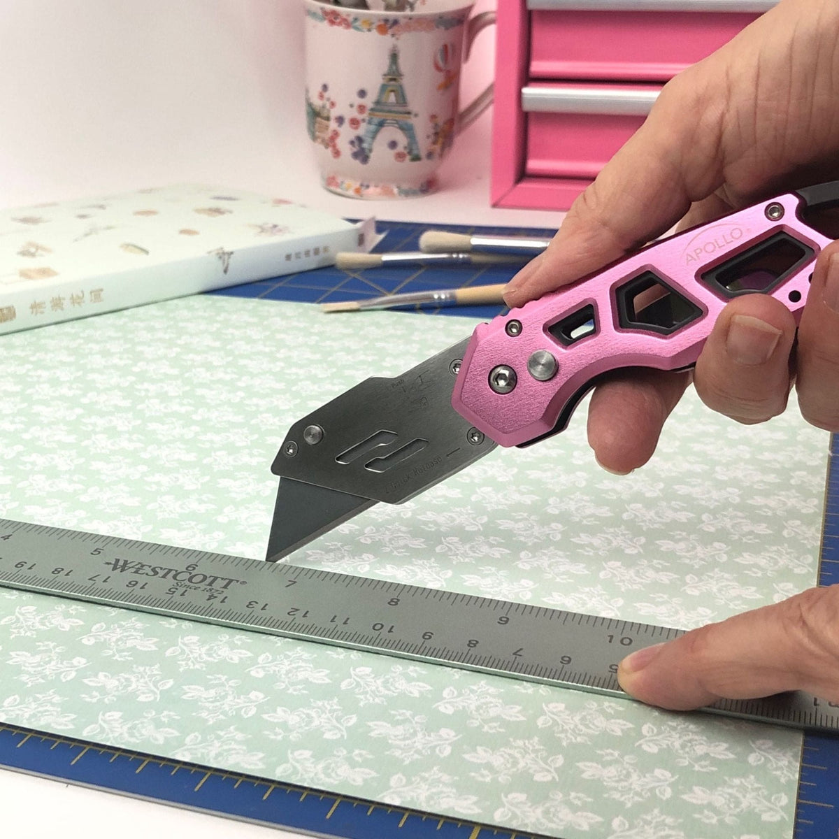 Ergonomic Stainless Steel, Lightweight, Foldable Pink Utility Knife with Carabiner Clip and Fast-Change Blade - DT5017P - Prop and Piston