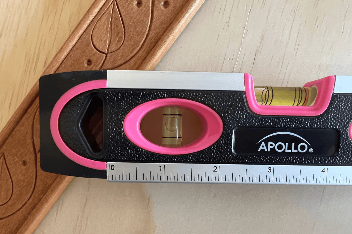 PINK 9-inch torpedo-shaped spirit level for 180/90/45 degrees leveling--  DT5019P - Prop and Piston