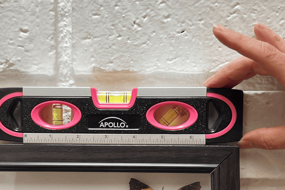 PINK 9-inch torpedo-shaped spirit level for 180/90/45 degrees leveling--  DT5019P - Prop and Piston