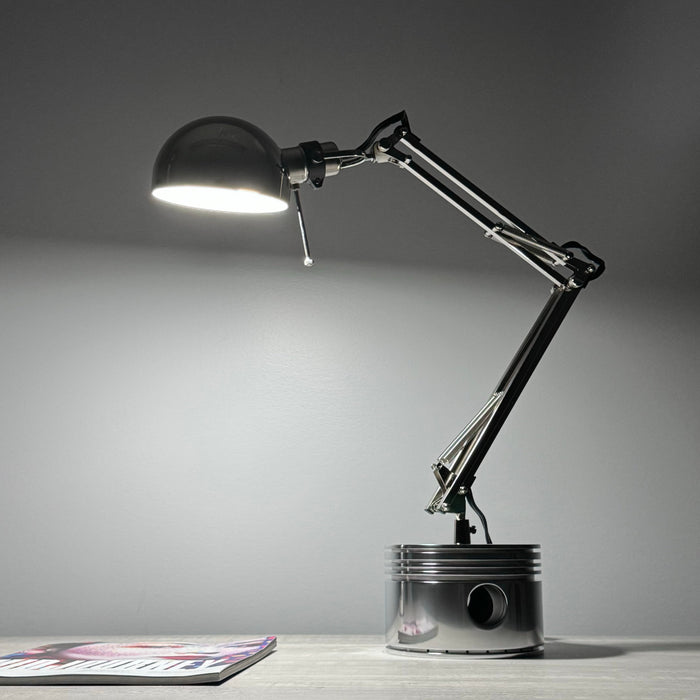 1940's Pratt & Whitney WWII R-2800 Corsair F4U Corsair Airplane Polished Chrome Radial Engine Piston Desk Task Lamp